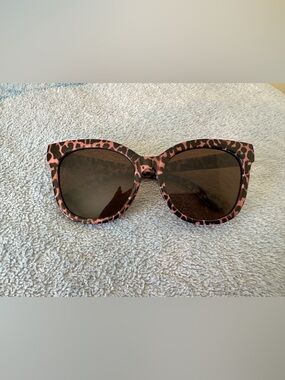 Women’s Pink Leopard Sunglasses